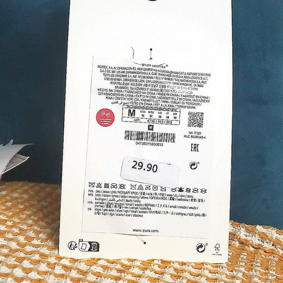 Beautiful New Gold & black Zara Bangle Set - Picture 4 of 4